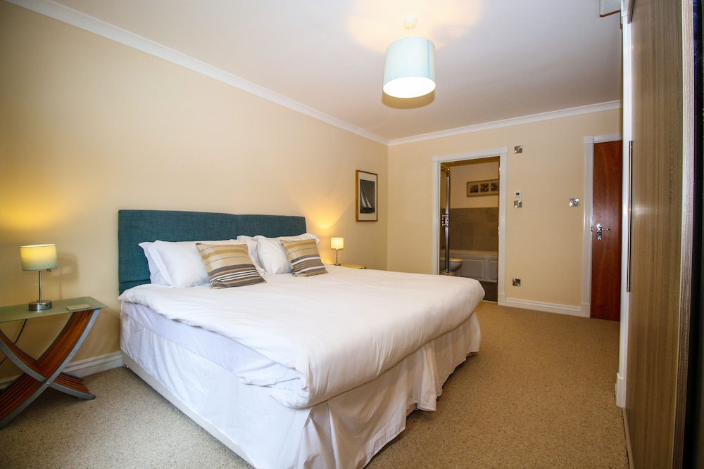 Luxury Apartment, 2 Bedrooms, Accessible (3E, Abbotsford) photo 3