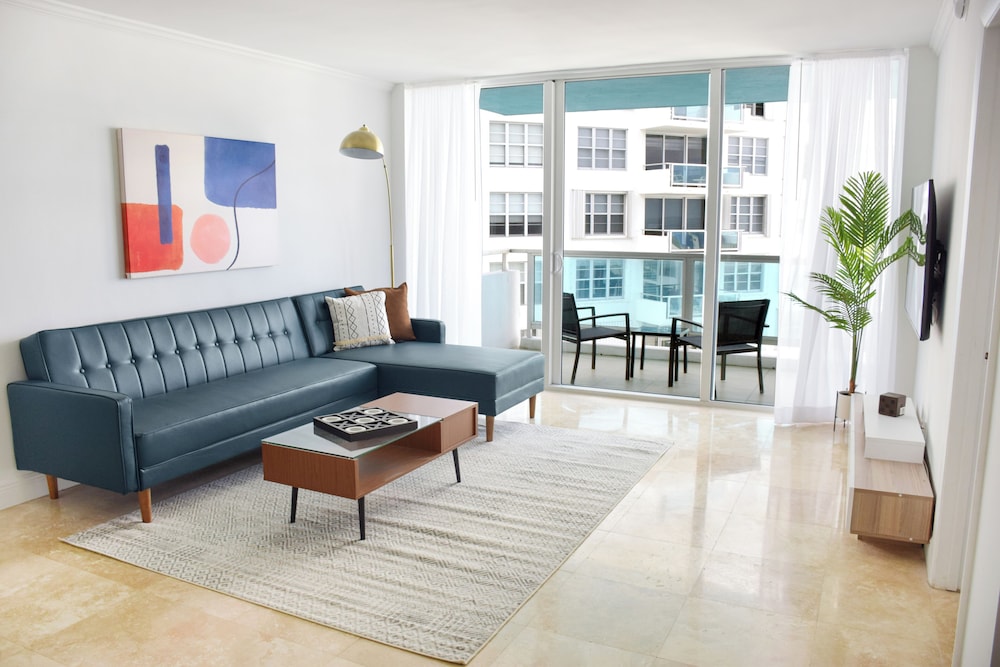 Deluxe Suite, 2 Bedrooms, 2 Bathrooms, City View