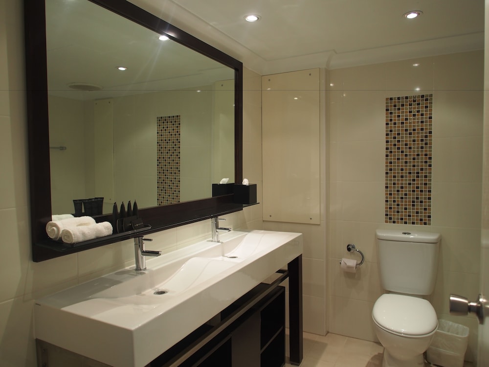 Three Bedroom Apartment thumbnail 6