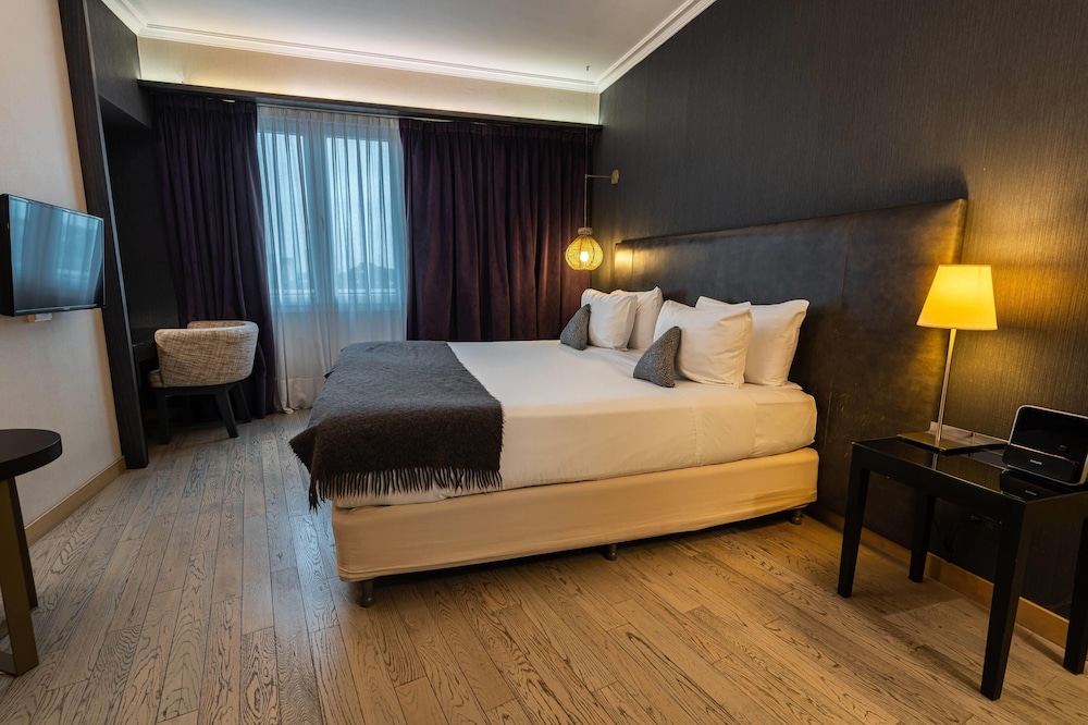 Room, 1 King Bed, Non Smoking (Street View) photo 3