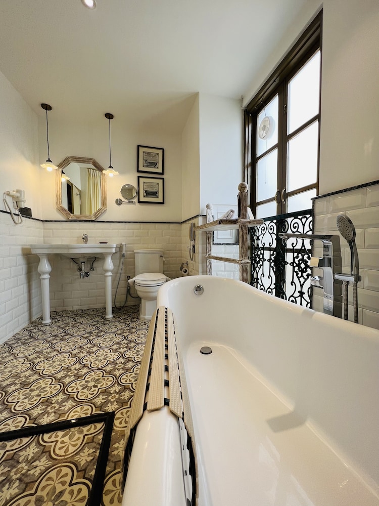 Classic Suite - Photo 5