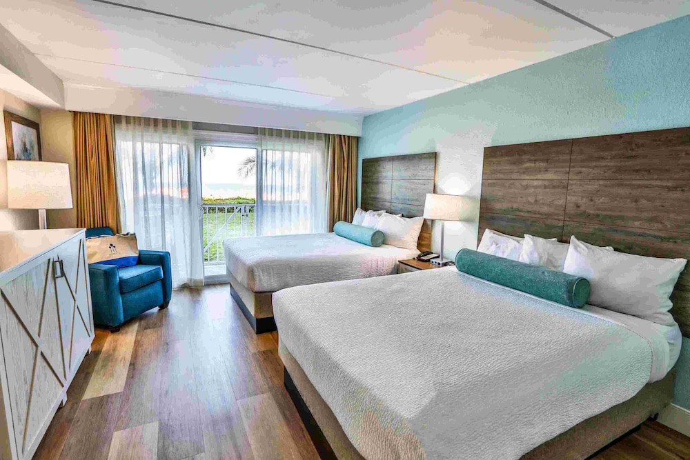 Suite, 2 Queen Beds, Ground Floor (Oceanfront) photo 1