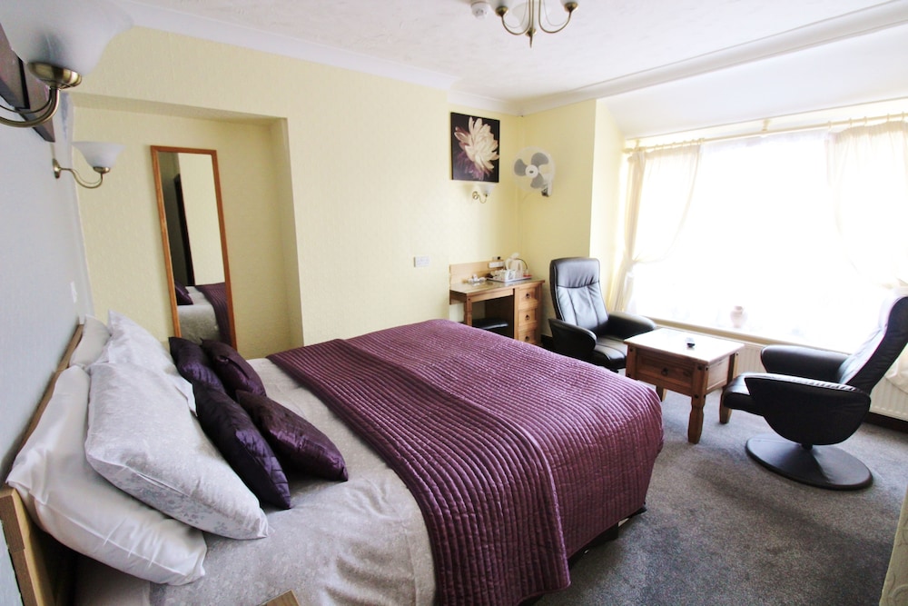 Superior Double Room, 1 King Bed (Second Floor) photo 2