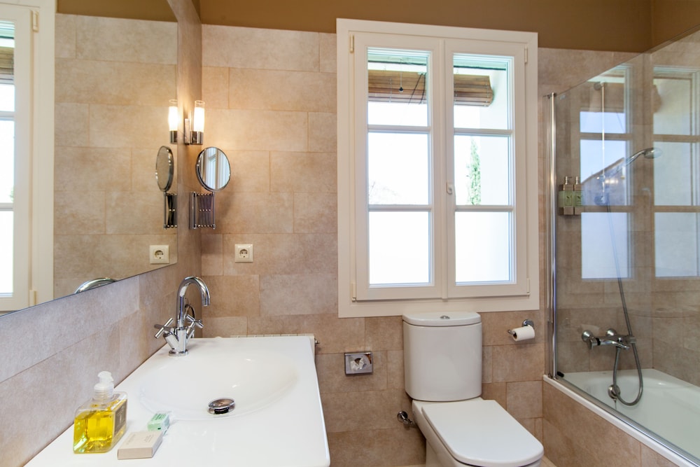 Classic Double Room, Bathtub photo 3