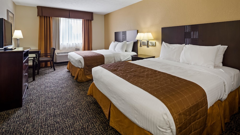 Standard Room, 2 Queen Beds, Non Smoking, Bathtub - Photo 1
