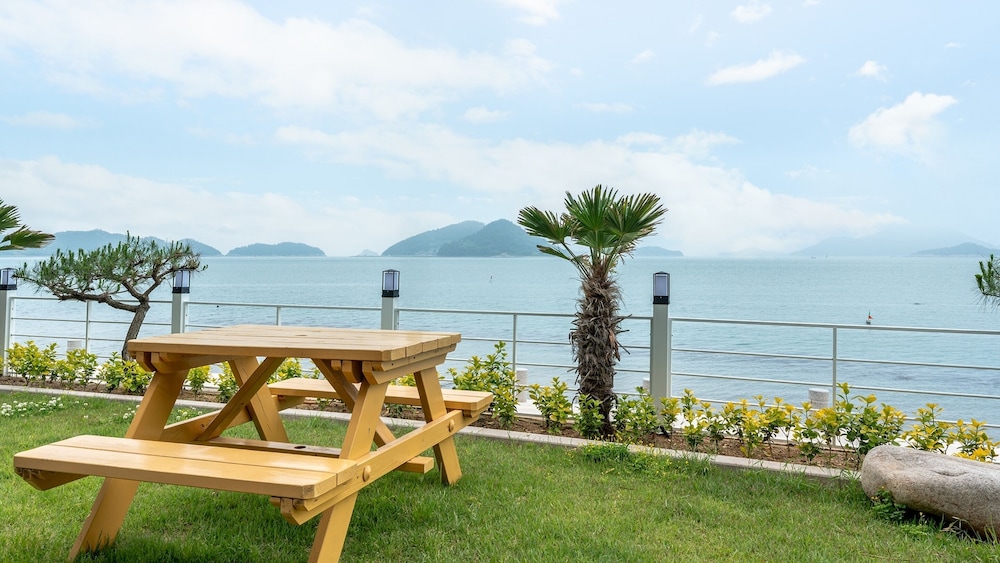 Basic Room, 1 Bedroom (ROOM 105(Ocean view)) - Photo 9