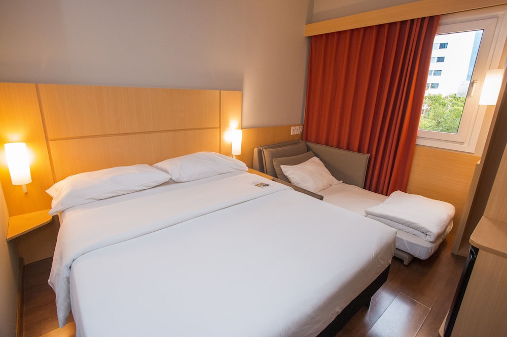 Family Room, 1 Double Bed with Sofa bed photo 2
