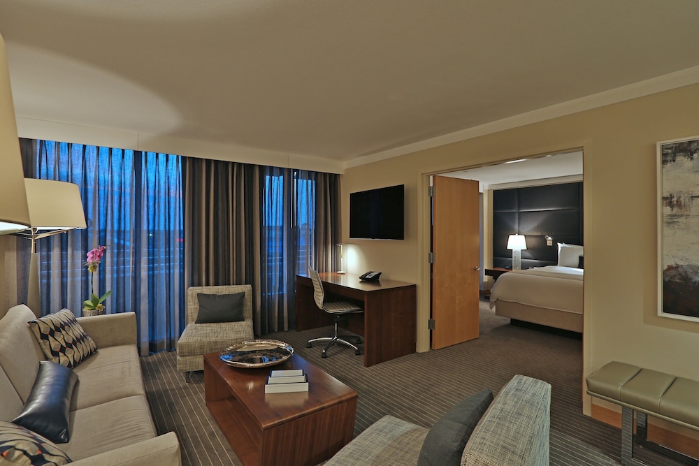 Suite, 1 Bedroom photo 3