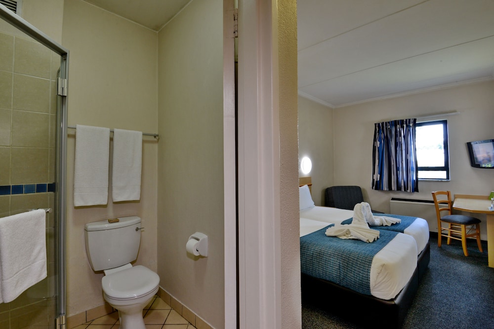 Twin Room, Non Smoking photo 3