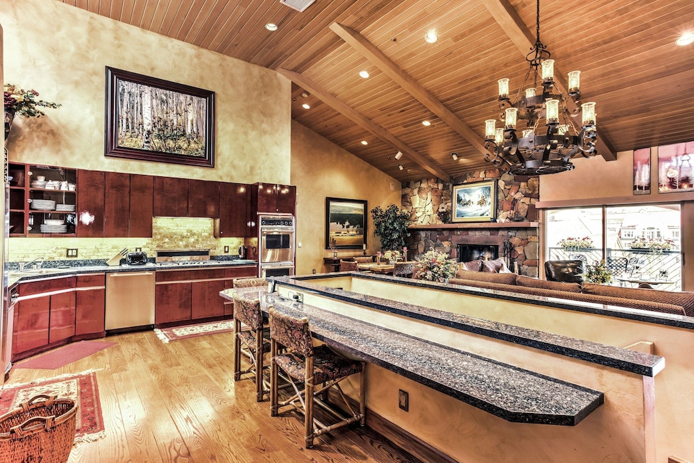 4-Bedroom Penthouse, Mountain view - Photo 5