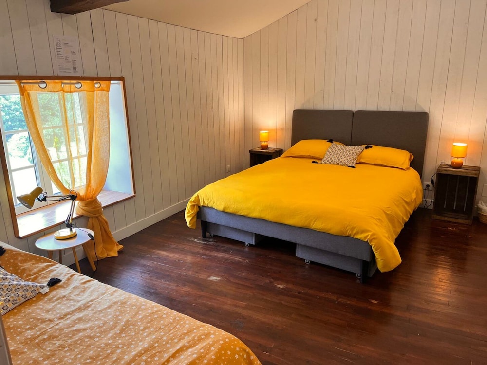 Comfort Room, River View