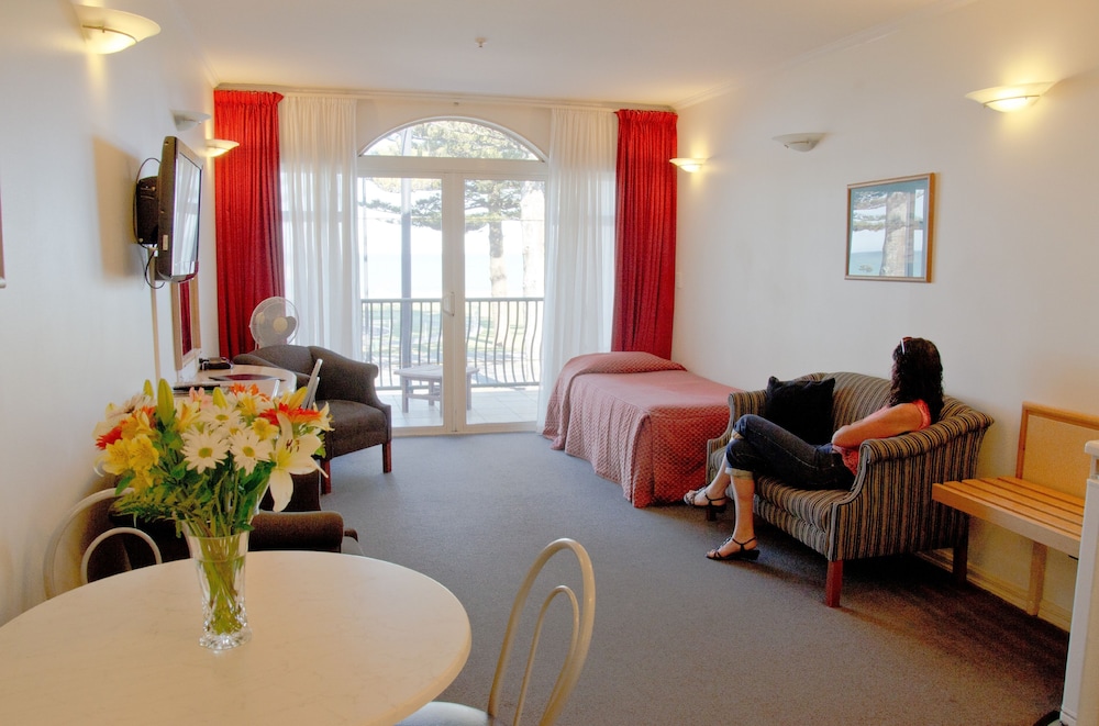 Suite, 2 Bedrooms, Ocean View photo 2