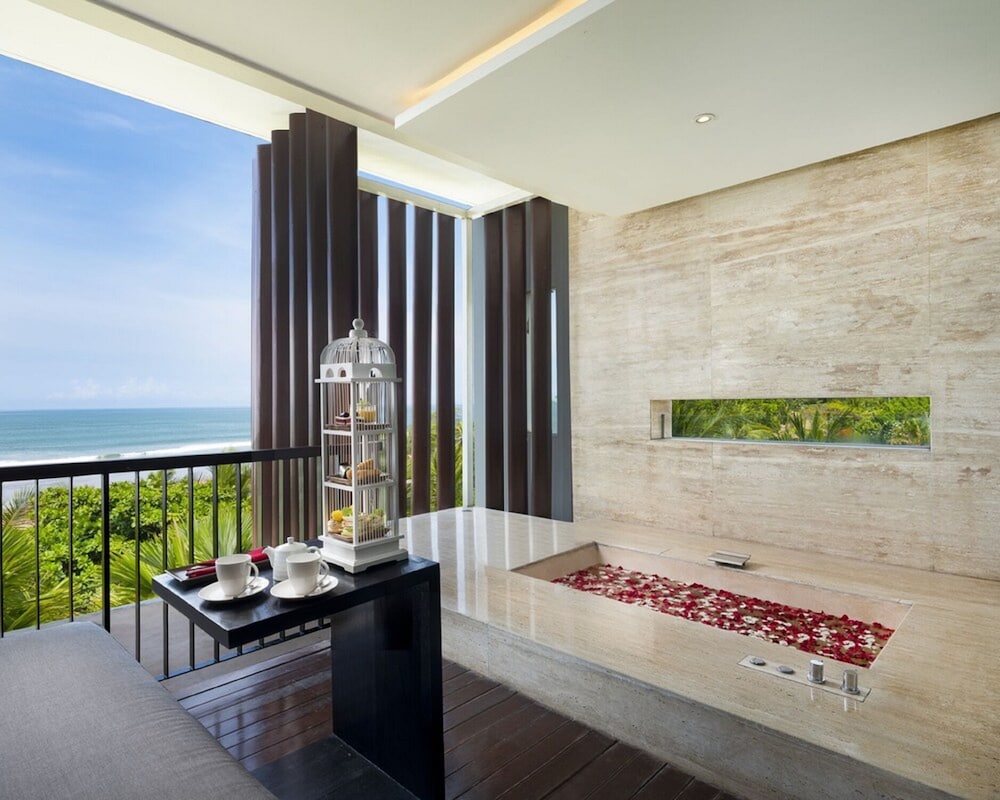 Seminyak Ocean Suite thumbnail 5