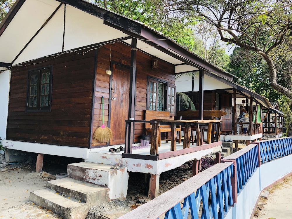 Bungalow With Sea View photo 2