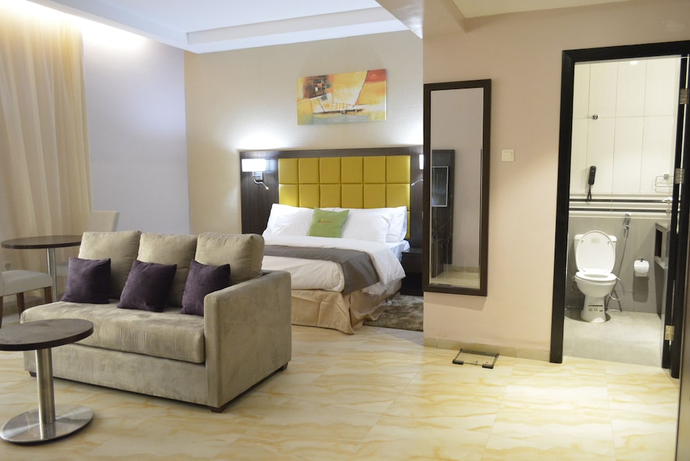 Executive Room, 1 King Bed, City View