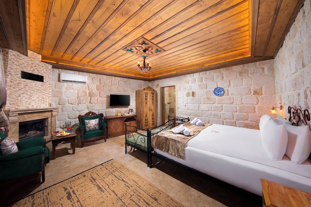 Grand Room - Photo 1