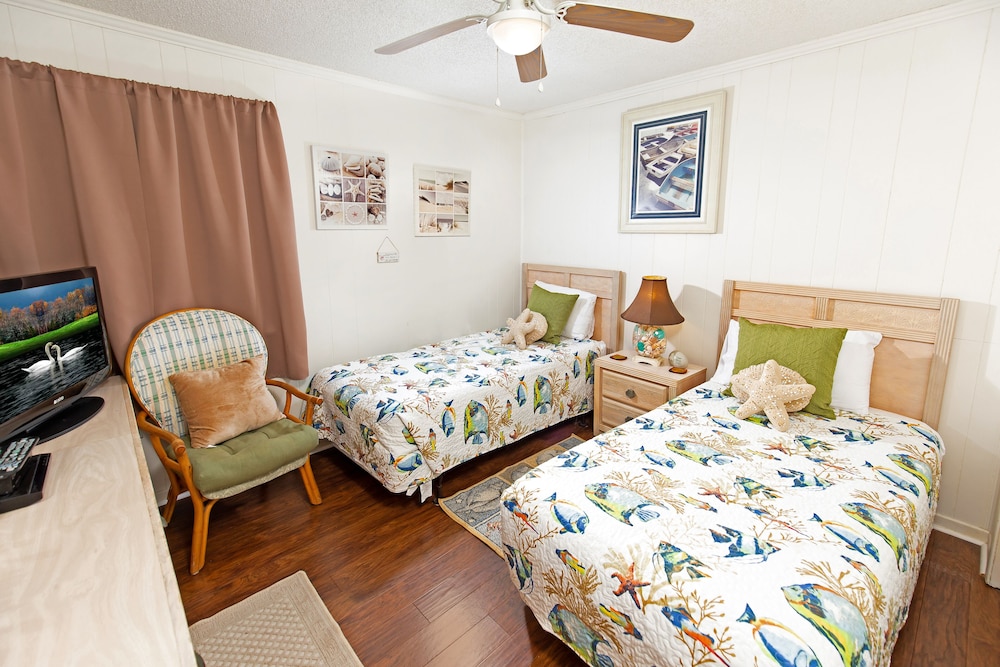2 Bedroom Second Row Condo