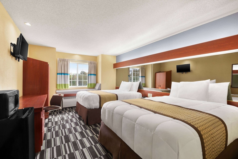Standard Room, 2 Queen Beds - Photo 3