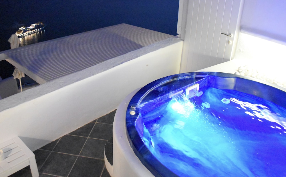 Honeymoon Studio, Jetted Tub, Sea View (Ilios)