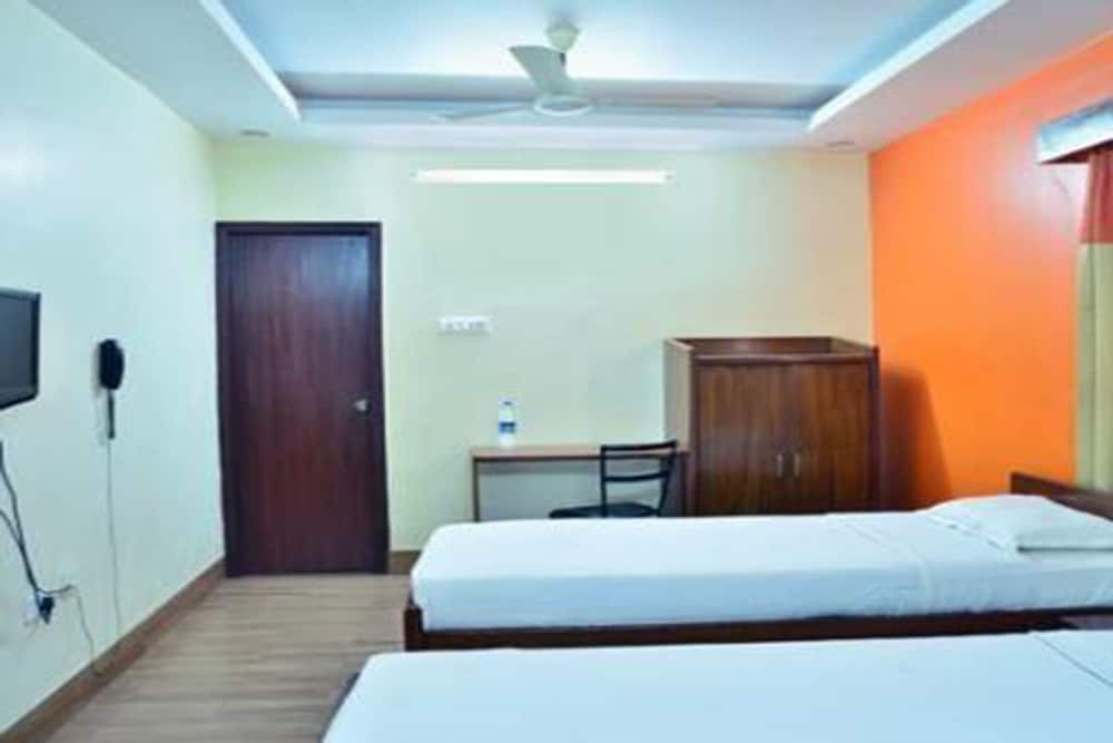Economy Room, Non Smoking, Private Bathroom photo 2