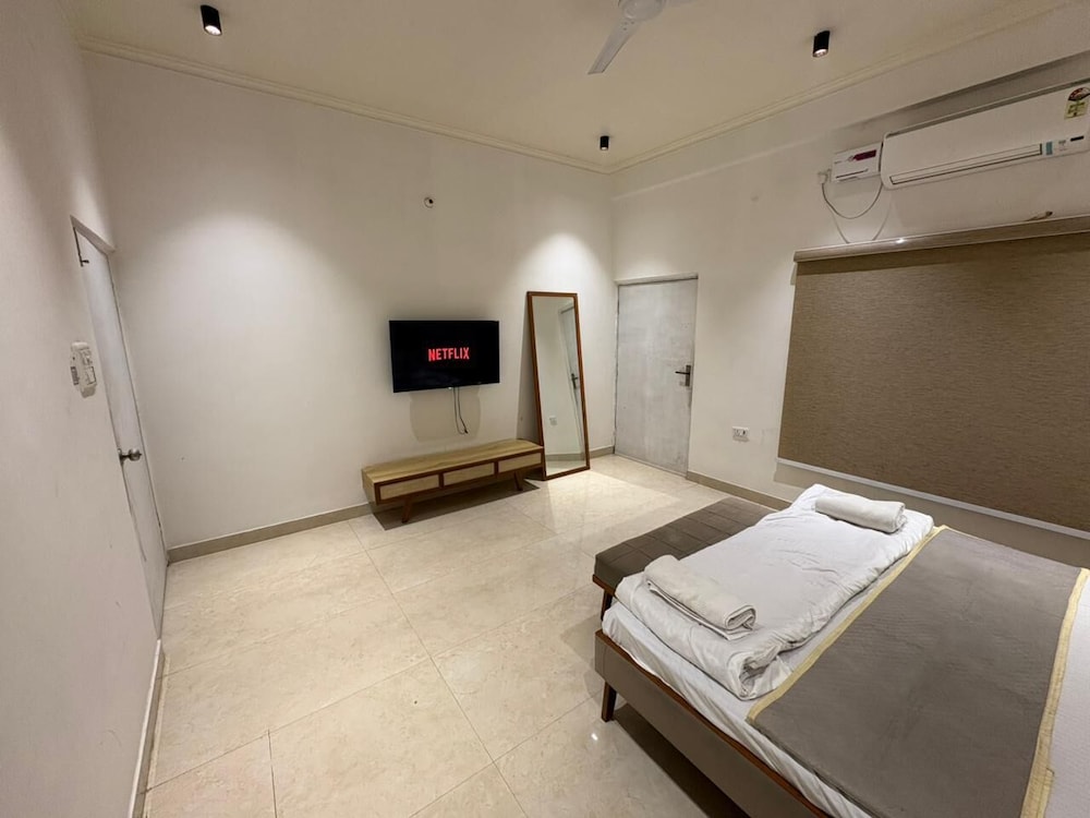 Royal Suite photo 2