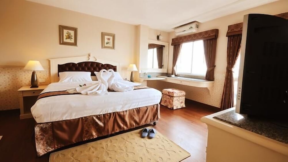 Suite - Photo 4