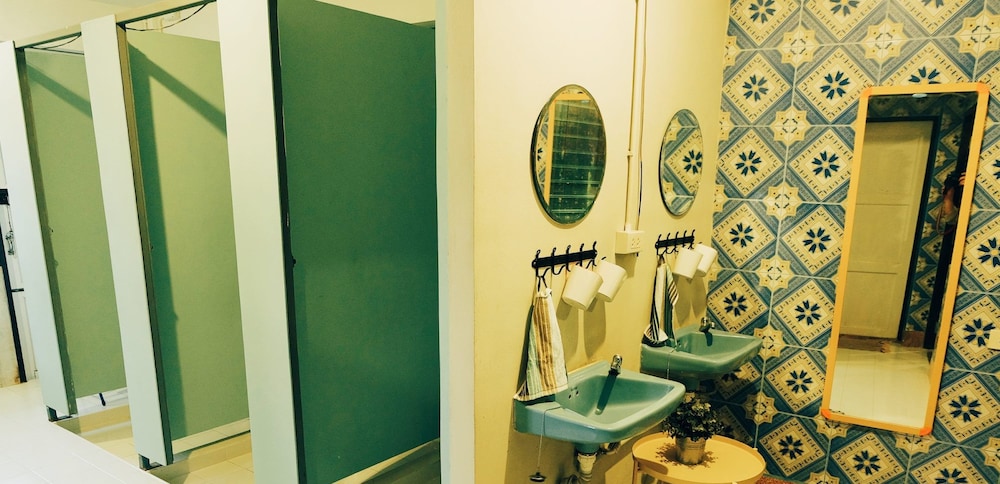 Shared Dormitory, Non Smoking, Shared Bathroom photo 3