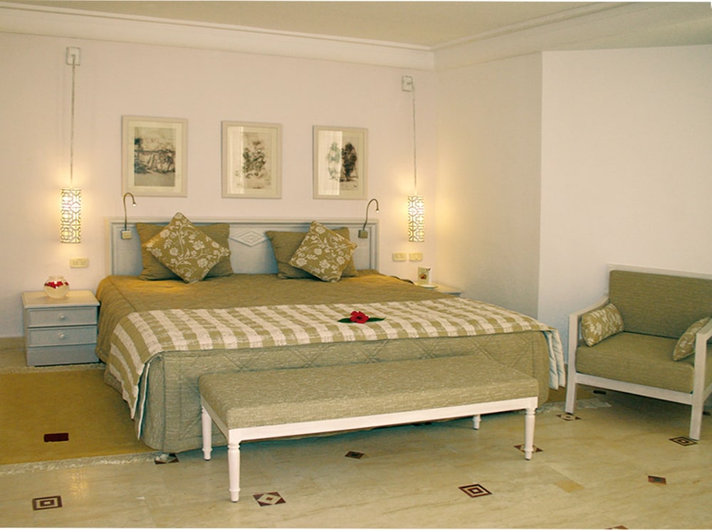 Twin Room - Photo 5