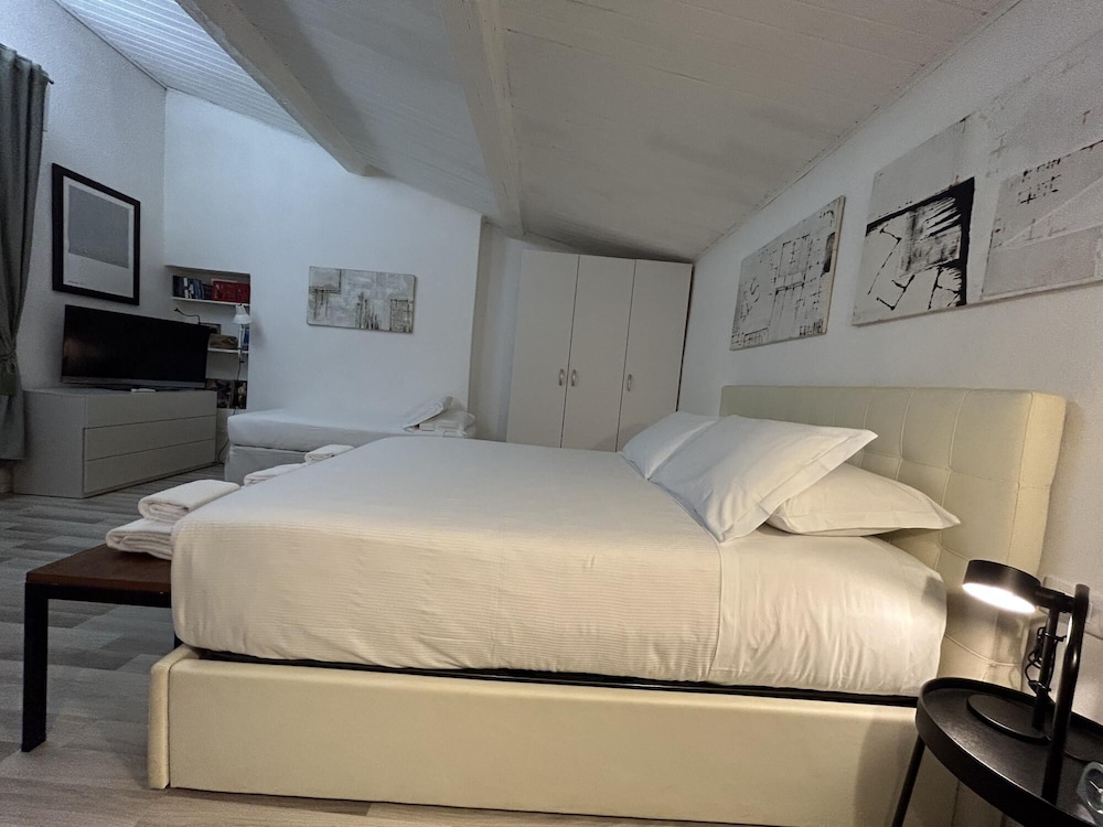 Apartment photo 2
