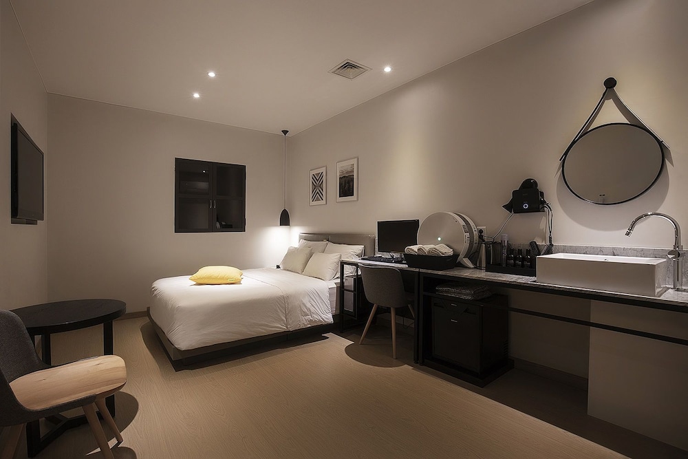 Standard Room - Photo 1