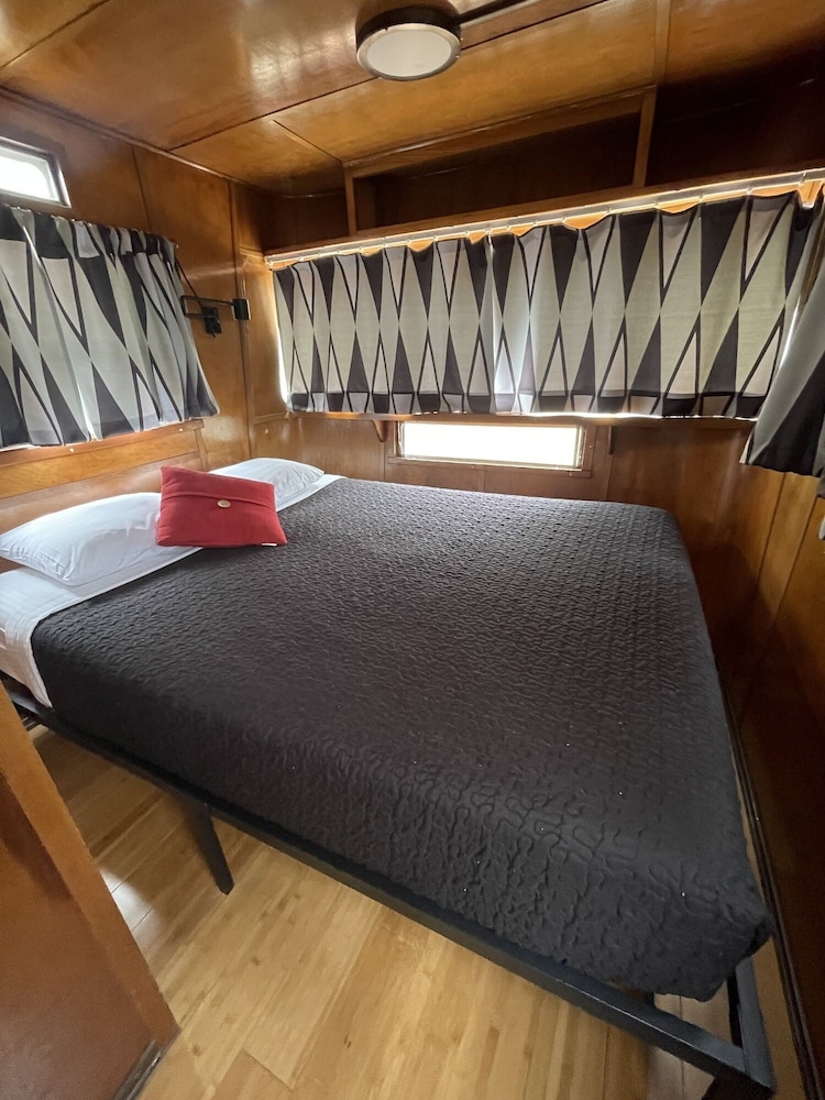 Family Mobile Home, Multiple Beds, Patio, River View