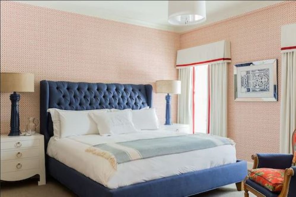 Deluxe Room, 1 King Bed photo 1