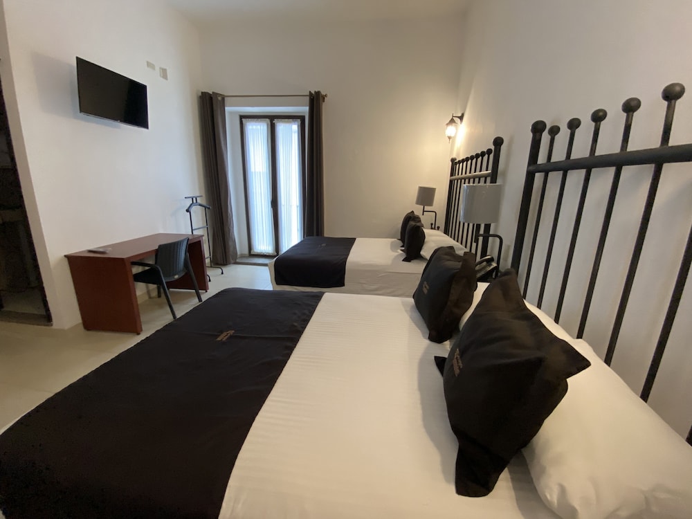 Superior Double Room, 2 Queen Beds (Callejon) photo 1