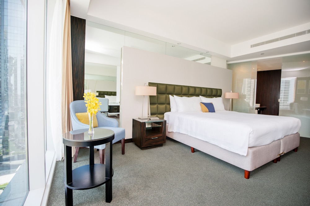 Premium King Room with Free Shuttle and Access to Riva Beach Club photo 2