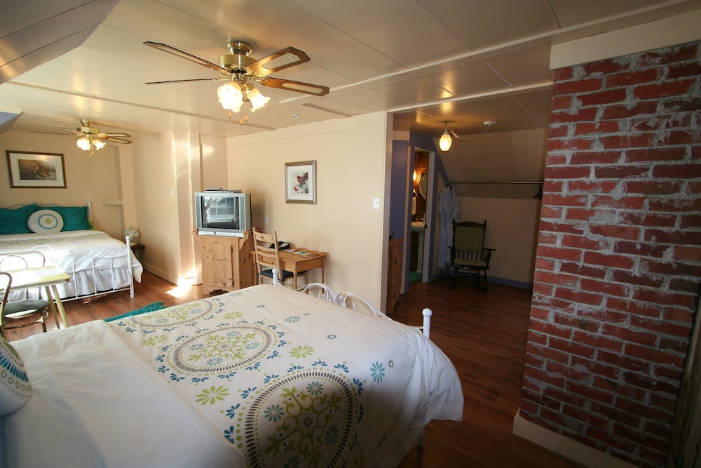 Comfort Room, 2 Double Beds photo 3