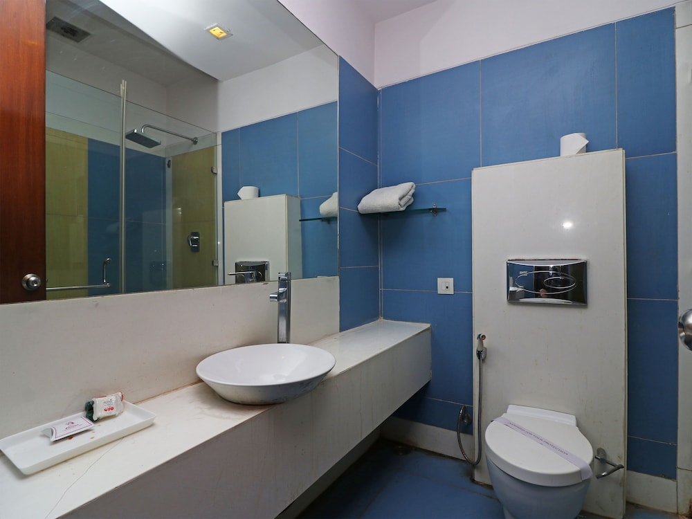 Standard Double Or Twin Room, Private Bathroom photo 3