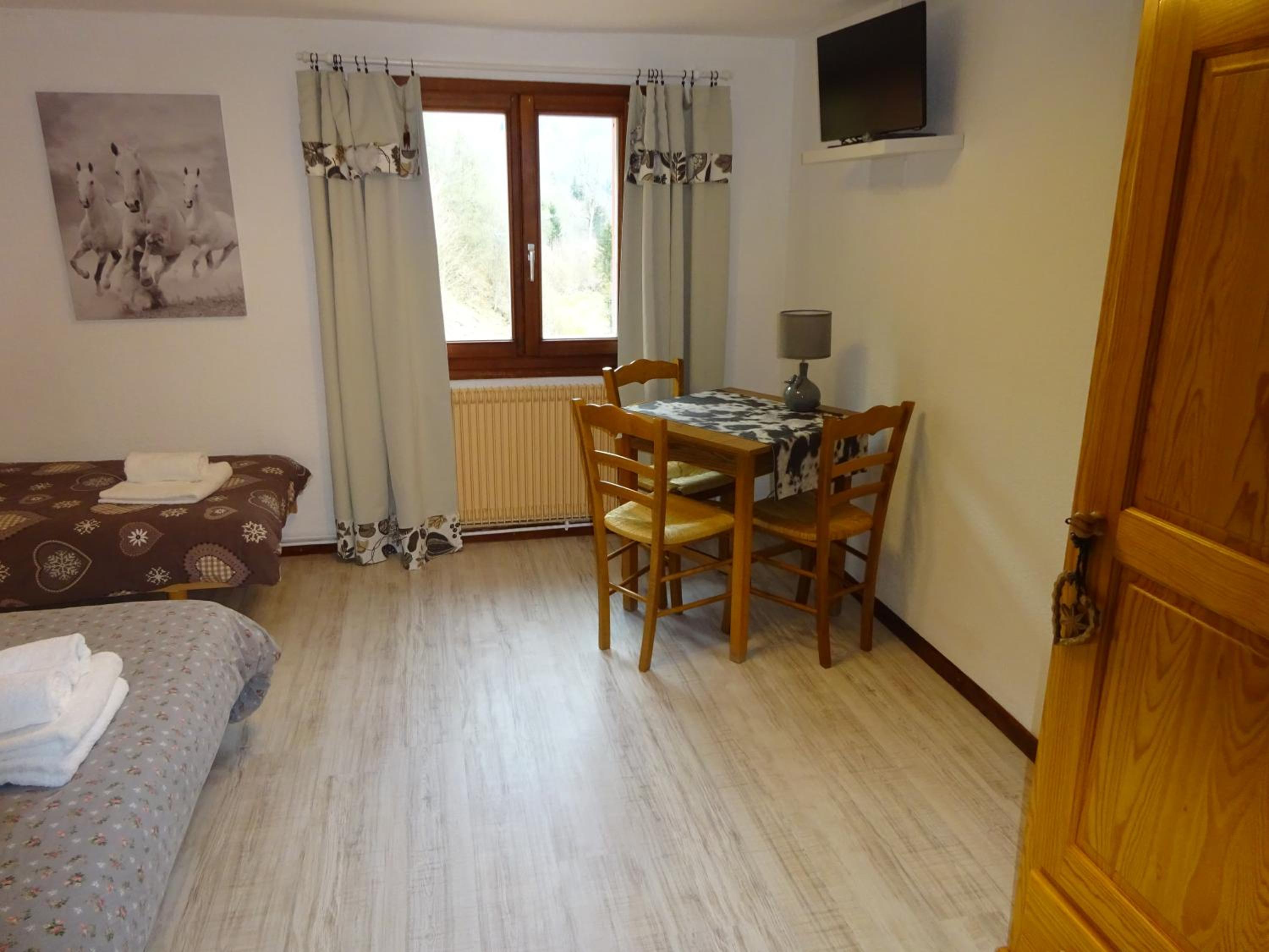 Triple Room with Bathroom - Photo 3