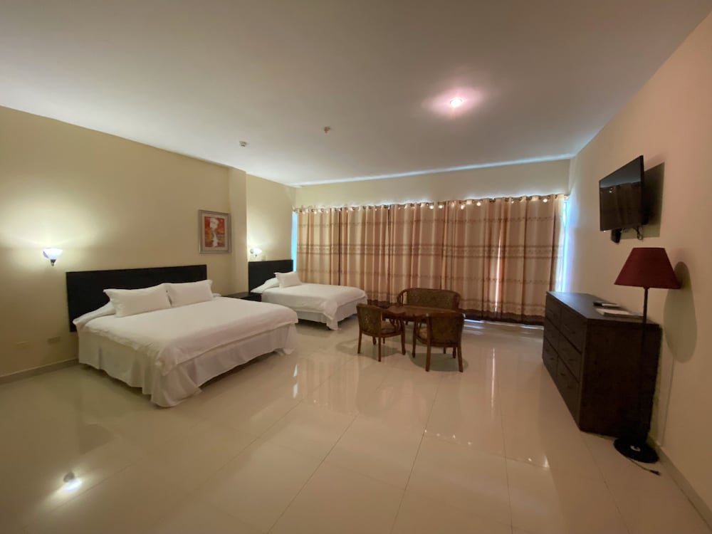 Premium Suite, Multiple Beds, Accessible, Non Smoking photo 3