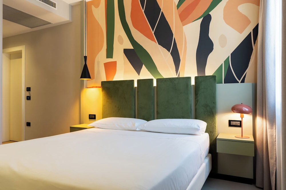 Standard Double or Twin Room with Spa Access photo 1