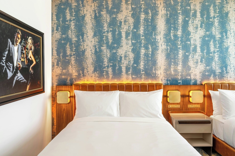 Standard Room, 2 Queen Beds (View)