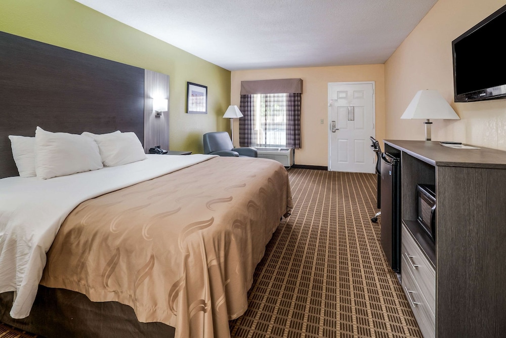 Room, 1 King Bed, Non Smoking (Upgrade)