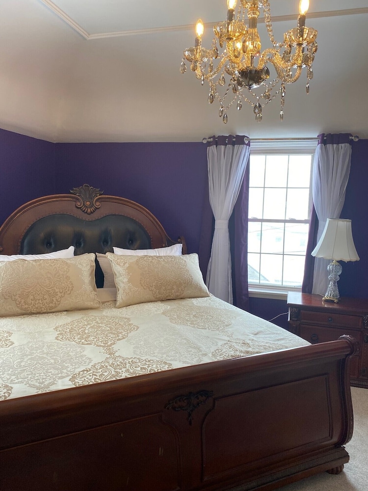 Royal Room photo 1
