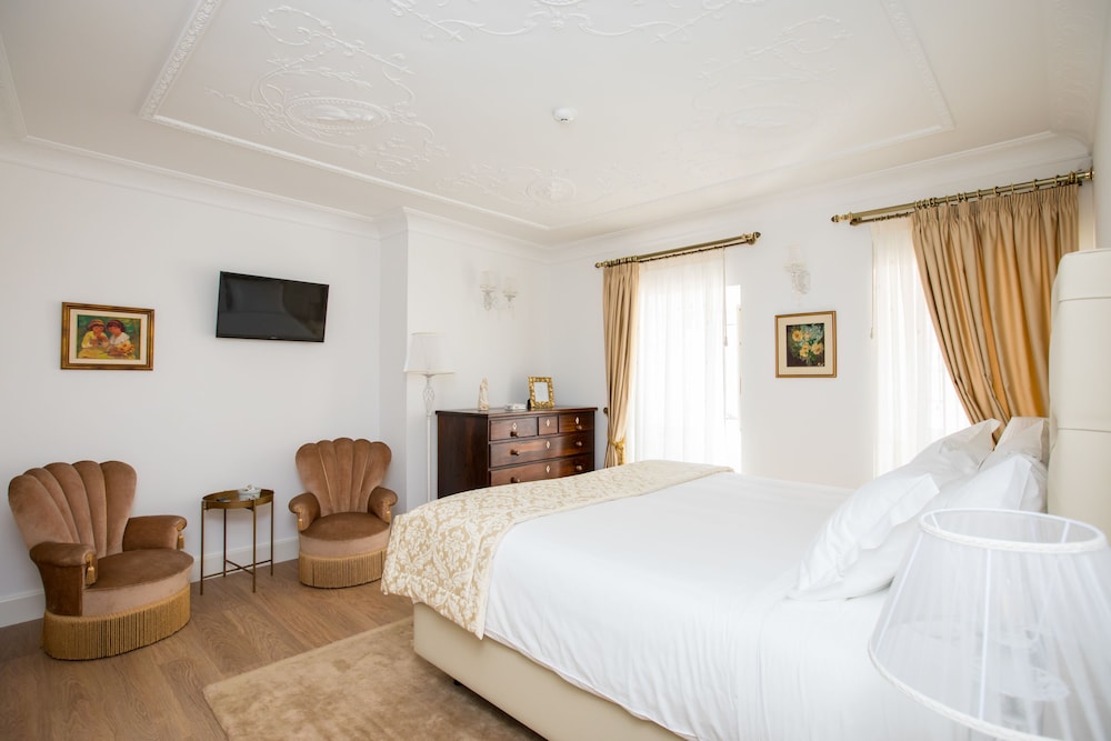 Deluxe Double or Twin Room photo 1