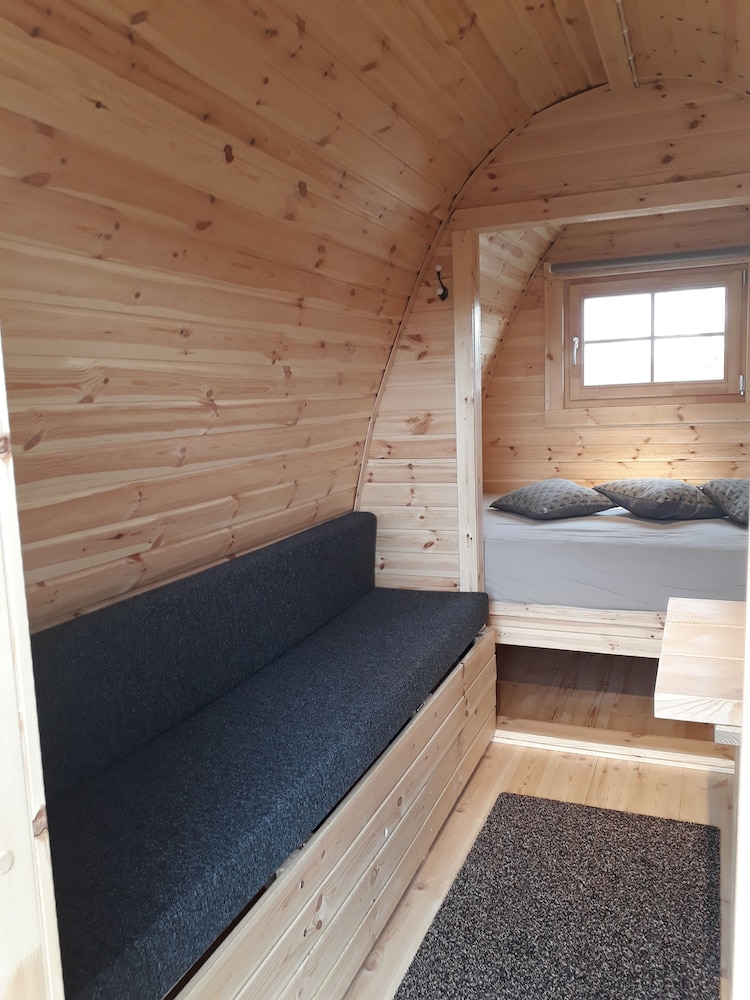 Standard Cottage, 1 Queen Bed, Shared Bathroom, Mountain View photo 2