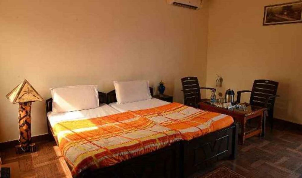 Deluxe Double Room Single Use, 1 Double Bed, Private Bathroom, Ground Floor photo 2