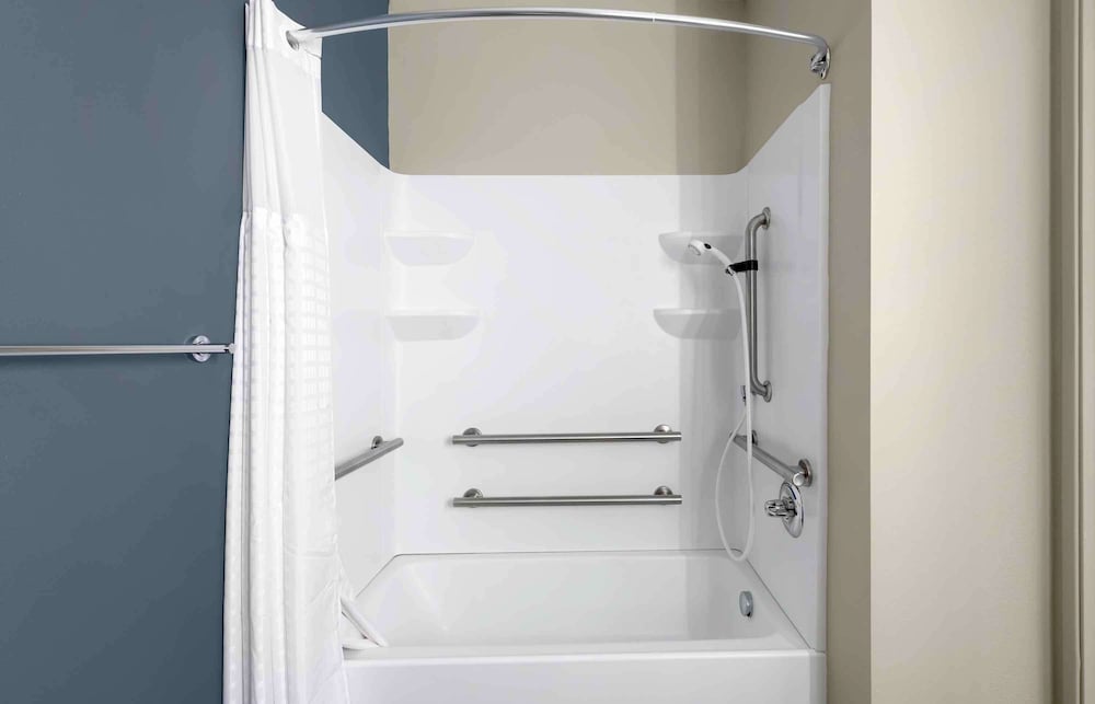 Standard Studio, 2 Queen Beds, Non Smoking, Refrigerator & Microwave - Photo 2