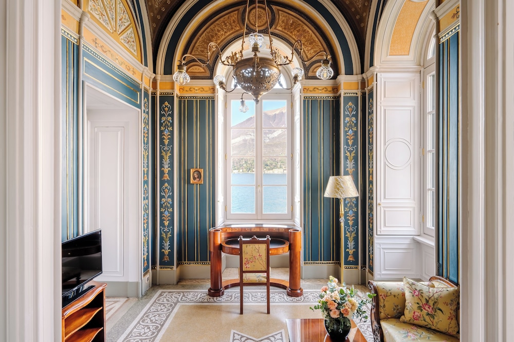 Room (W.Churchill Suite lake view)