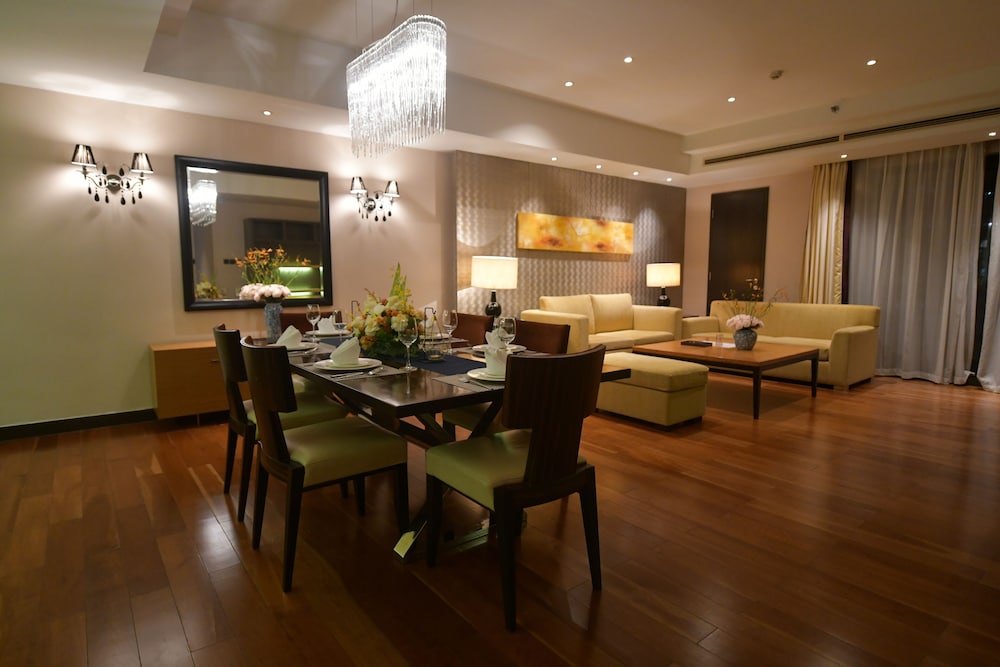 Apartment, 3 Bedrooms - Photo 15