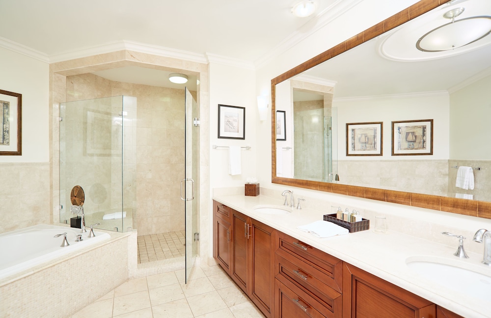 Junior Suite, 1 King Bed, Oceanfront - Photo 6