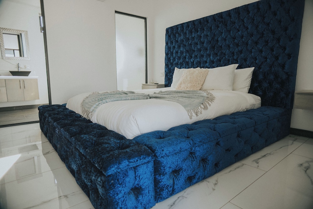 Honeymoon Room photo 1